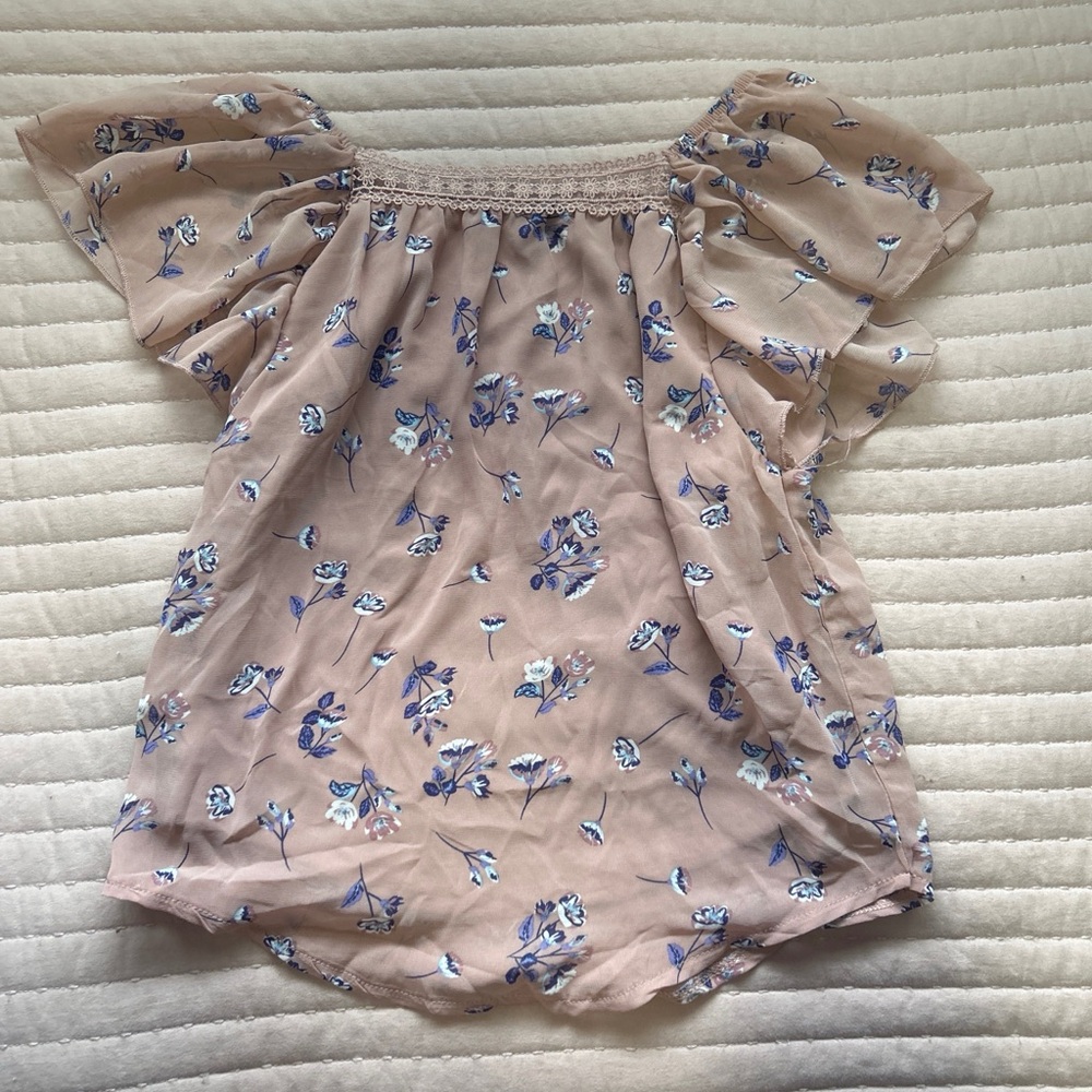 Kids size 7/8 pretty Beautees Lace Trim Top